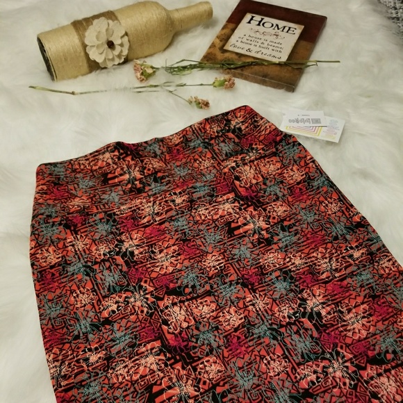🌻🌺🌻LULAROE NWT CASSIE SKIRT!! - Picture 2 of 4